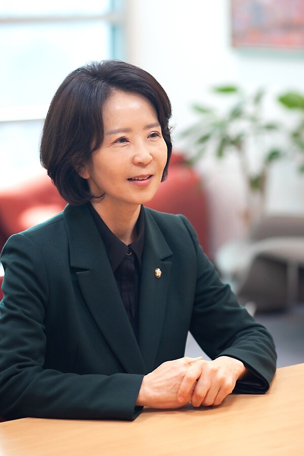 ** 로또리아 긴급 분석: "학교 로또 배정"은 이제 그만! 우리 아이 통학 안전, 법으로 지킨다!

**